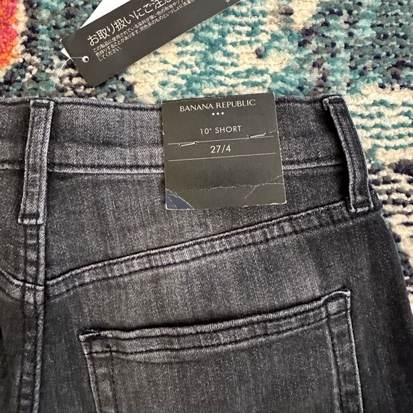 NWT Banana Republic Factory Bermuda Black Wash Jean Short Sz 4 - Picture 3 of 5